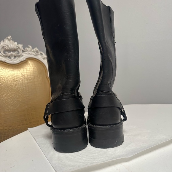 harley davidson mens waterproof riding boots size 9 Only Wore Twice $230 Metal - Picture 5 of 6